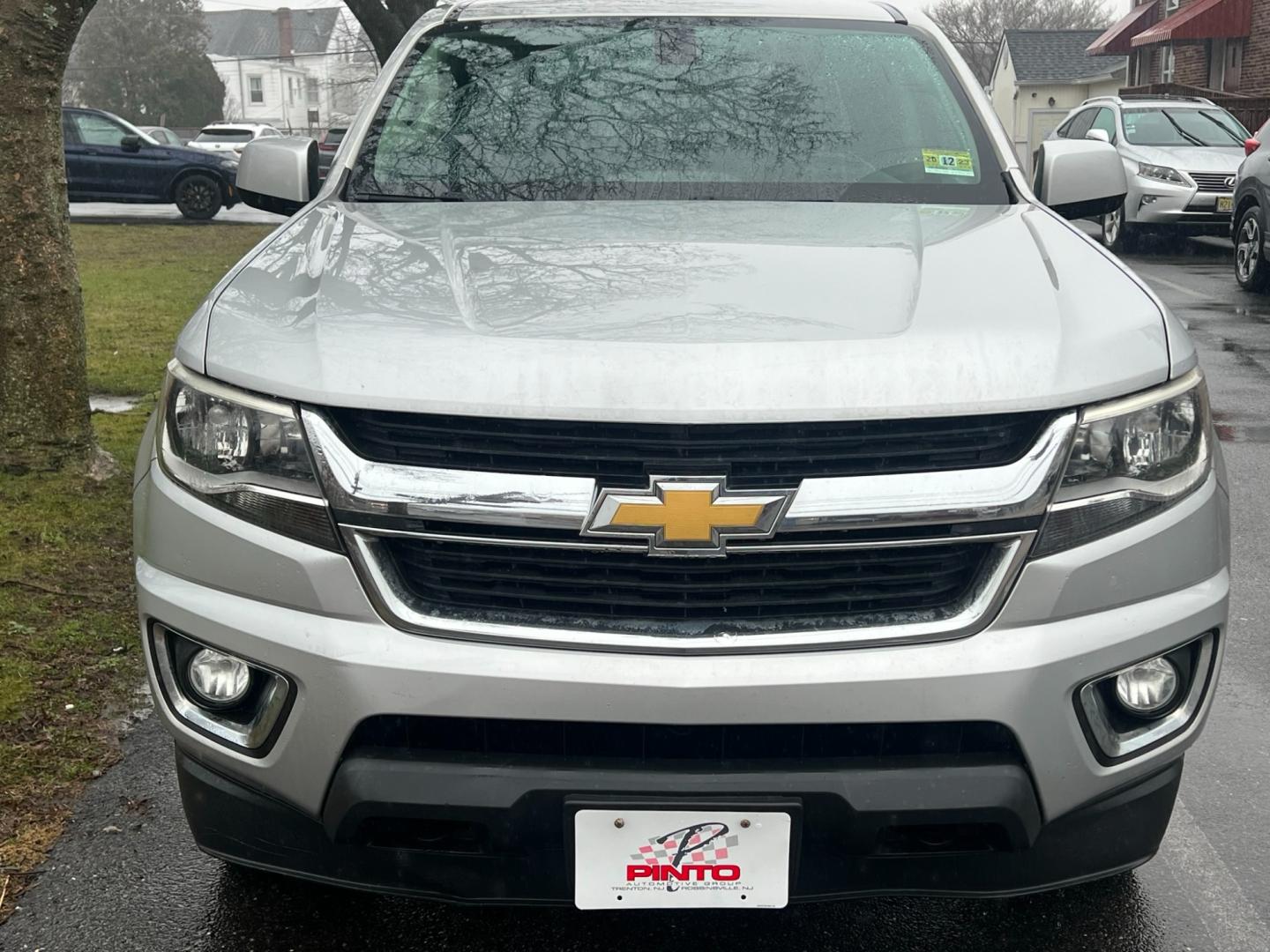 2015 SILVER /Gray Chevrolet Colorado LT CREW CAB 4WD Short Box (1GCGTBE36F1) with an 3.6L V6 DOHC 24V GAS engine, 6 SPEED AUTOMATIC transmission, located at 1018 Brunswick Ave, Trenton, NJ, 08638, (609) 989-0900, 40.240086, -74.748085 - A real nice Chevy Colorado Pick up Crew Cab!! All serviced up and ready for the road! Financing available - Photo#5